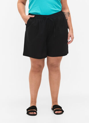 Zizzifashion Loose shorts in cotton blend with linen, Black, Model image number 2