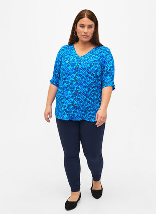 Zizzifashion Viscose blouse with buttons, Blue Small Flower, Model image number 2