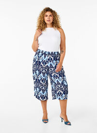 Viscose culotte trousers with print, Blue Ethnic AOP, Model