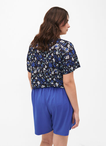Zizzifashion FLASH - Loose shorts with pockets, Dazzling Blue, Model image number 1