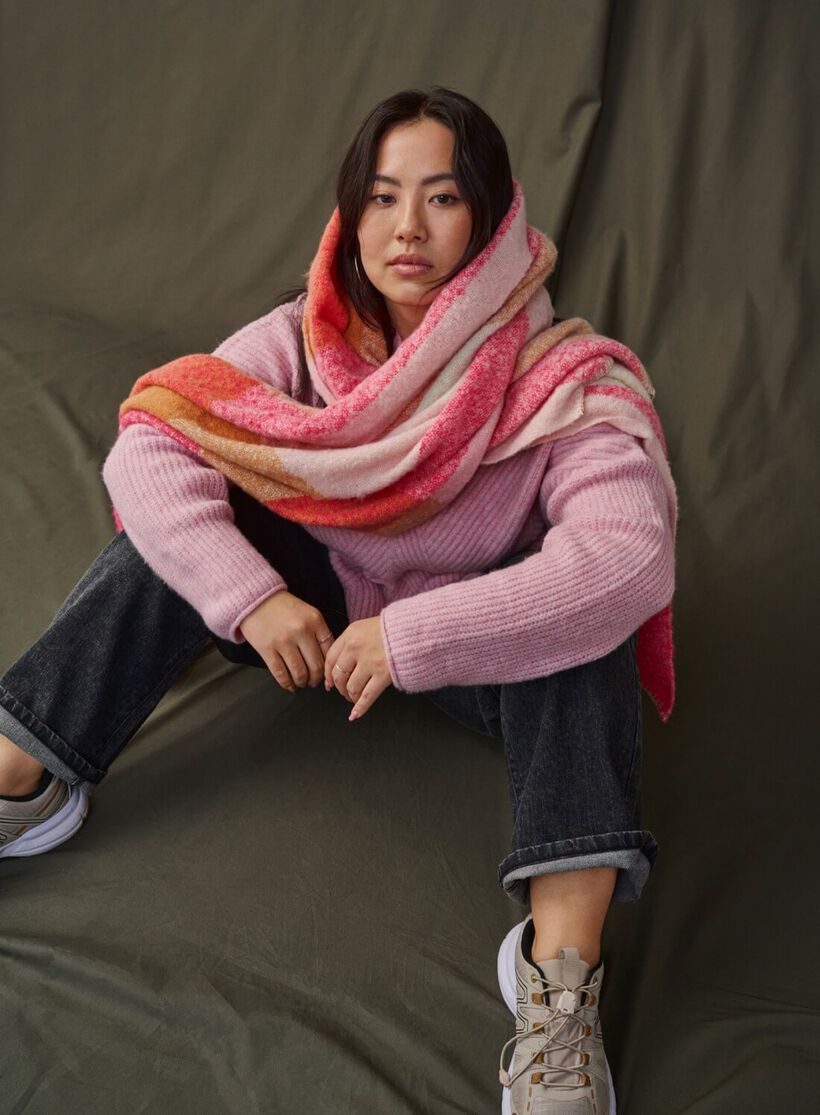 Zizzifashion Pink scarf, , Model, 1