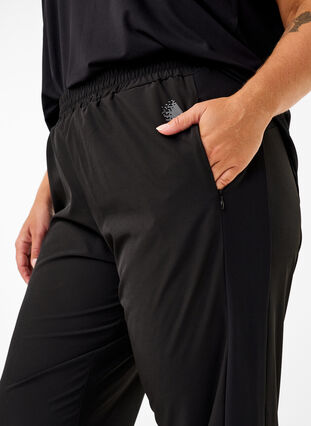 Zizzifashion Lightweight training trousers with pockets, Black, Model image number 2