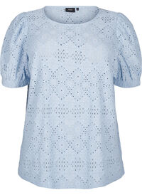 Short-sleeved blouse with lace pattern