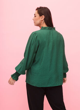 Zizzifashion Long-sleeved viscose blouse with ruffle details, Hunter Green, Model image number 1