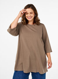 A-shape tunic with 3/4 sleeves, Shitake, Model