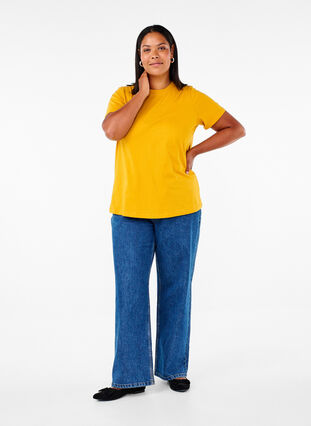 Zizzifashion Basic cotton T-shirt with round neck, Golden Yellow, Model image number 2