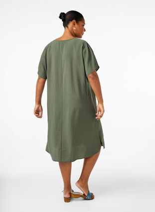 Zizzifashion V-neck dress in viscose, Thyme, Model image number 1