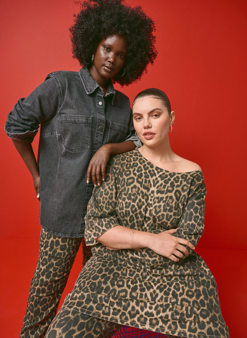 Denim dress with leopard print, Leo AOP, Image