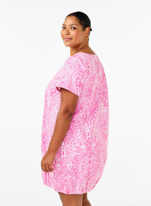 Zizzifashion Short-sleeved, printed cotton dress, Shocking P. Paisley , Model image number 1