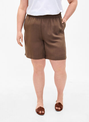 Zizzifashion Loose viscose shorts, Chocolate Chip, Model image number 2