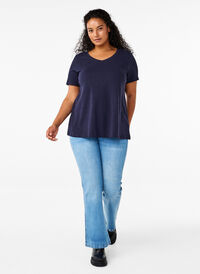 High-waisted Ellen bootcut jeans, Light blue, Model