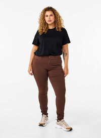 Slim fit trousers with pockets, Chocolate Martini, Model