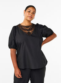 Short-sleeved blouse with lace detail, Black, Model