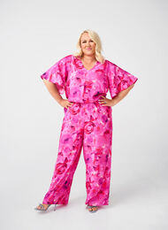 Floral jumpsuit with batwing sleeves, Pink Rose AOP, Model