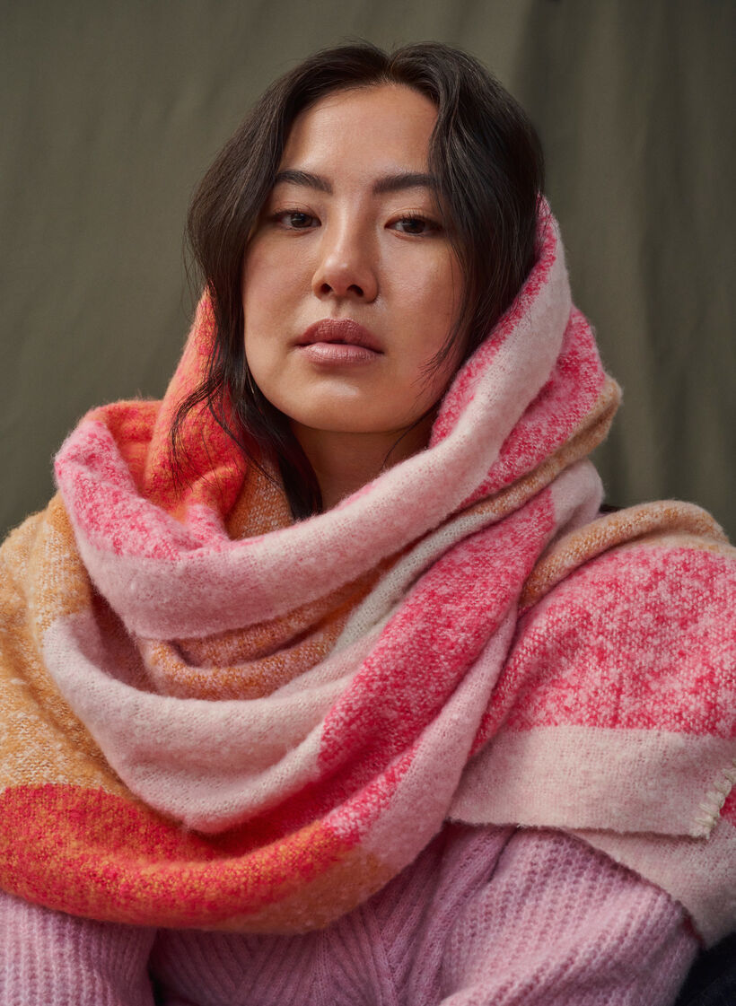 Coloured scarf, Azalea, Image