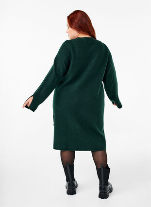 Zizzifashion Knitted dress with a round neck and slit, Scarab Mel., Model image number 1