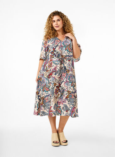 Zizzifashion Short sleeve viscose dress in a paisley print, Sand Do. Paisley AOP, Model image number 0