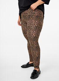 Viscose leggings with leopard print, DARK LEO AOP, Model