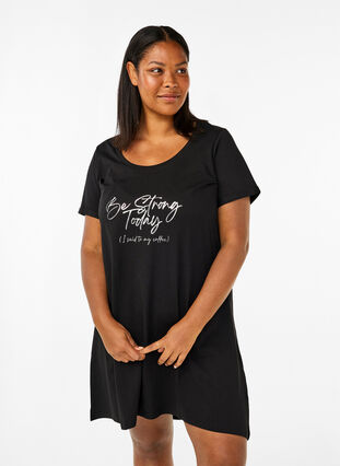 Zizzifashion Short-sleeved nightgown in organic cotton, Black Be Strong , Model image number 0