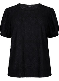 Short-sleeved blouse with lace pattern