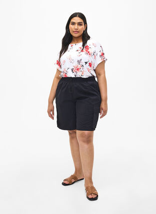 Zizzifashion Floral viscose blouse with short sleeves, White AOP flower, Model image number 2