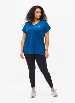 Zizzifashion Loose training t-shirt with v-neck, Blue Opal, Model image number 2