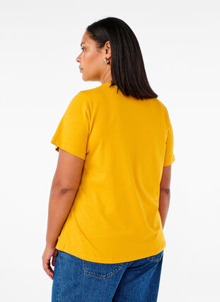 Zizzifashion Basic cotton T-shirt with round neck, Golden Yellow, Model image number 1