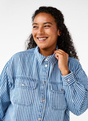 Zizzifashion Striped denim shirt with chest pockets, Light B.Denim Stripe, Model image number 2