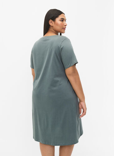 Zizzifashion Organic cotton nightdress with V-neck, Balsam Green Woke, Model image number 1