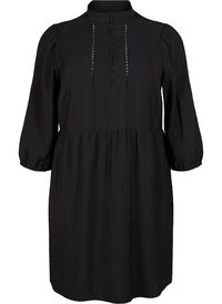 Knee-length dress with embroidery and 3/4 sleeves