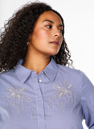 Zizzifashion Organic cotton shirt with bead embroidery, Blue White Stripe, Model image number 2