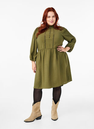 Zizzifashion Knee-length dress with embroidery and 3/4 sleeves, Winter Moss, Model image number 2