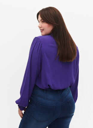 Zizzifashion Long-sleeved shirt blouse in viscose, Heliotrope, Model image number 1