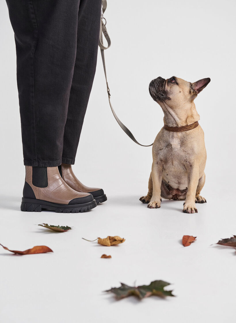 Wide fit - Croco Chelsea boot in leather, Pine Bark, Image